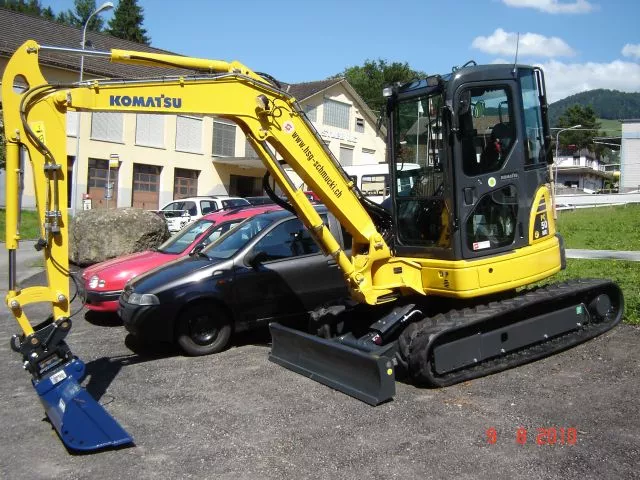 Kurzheckbagger PC 50